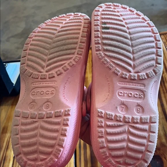 Pink crocs - Picture 5 of 5